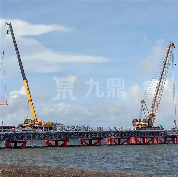 贝雷钢桥架设方便